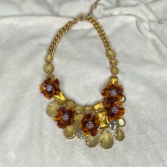 J. Crew Tortoise Shell Acrylic Rhinestone Flower Statement Necklace - Picture 10 of 16